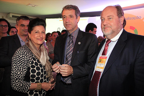 Dora Silvia Cunha Bueno (Presidente da APF/CEBRAF), Arthur Chioro (Ministro da Saúde) e Erimar Carlos Brehme de Abreu (Superintendente da Santa Casa de Santos)