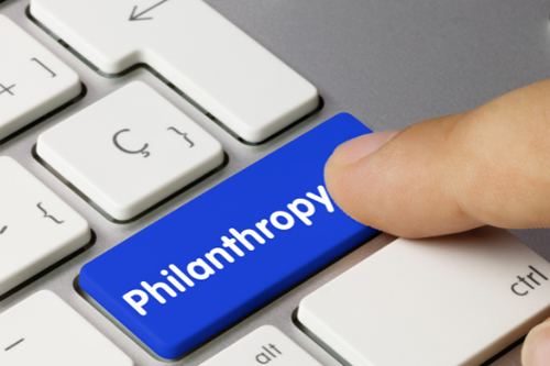 História da filantropia guarda paralelos com o momento atual e bilionários doam cada vez mais